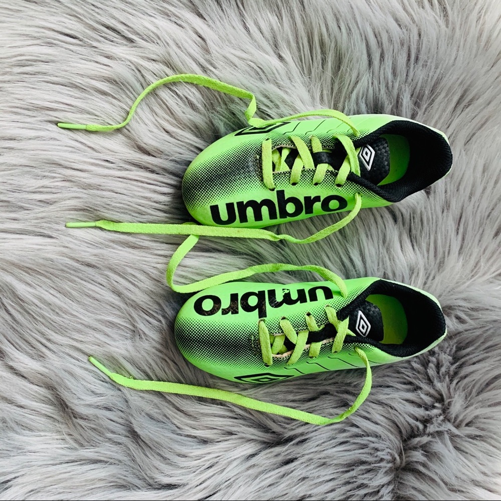 UMBRO like green cleats